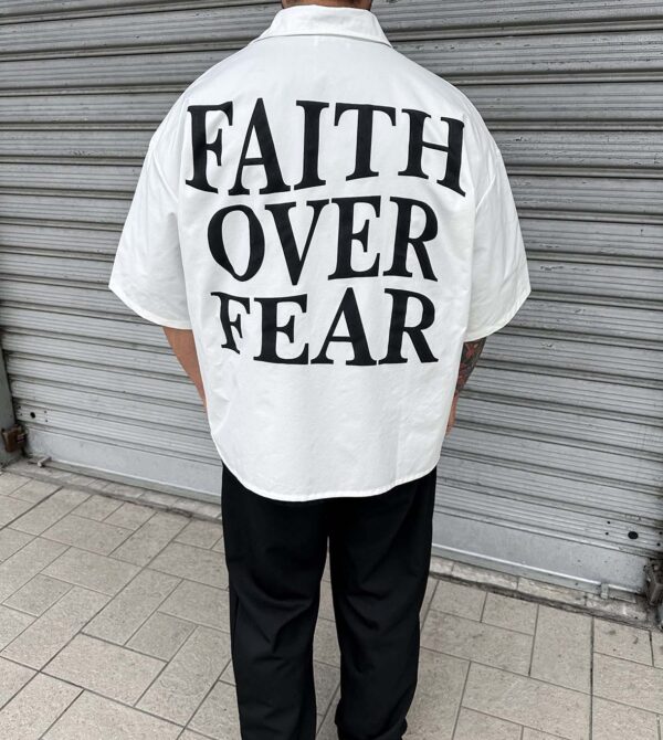 Visions Faith Over Fear Camicia