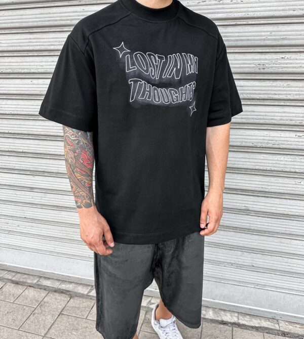 Lost In Thoughts Tee Ricamo Premium